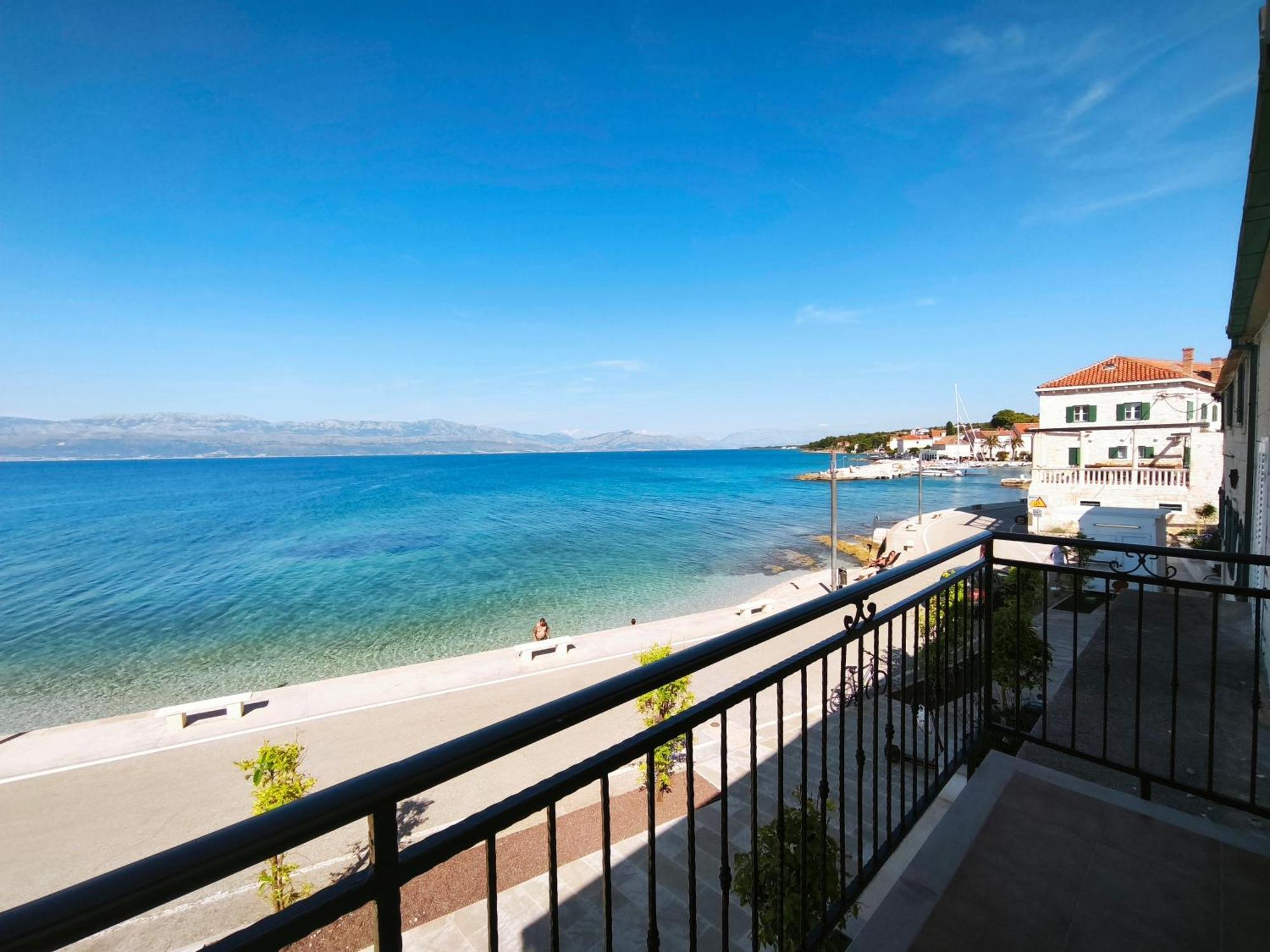 Holiday Home Lucica Сутиван Екстериор снимка