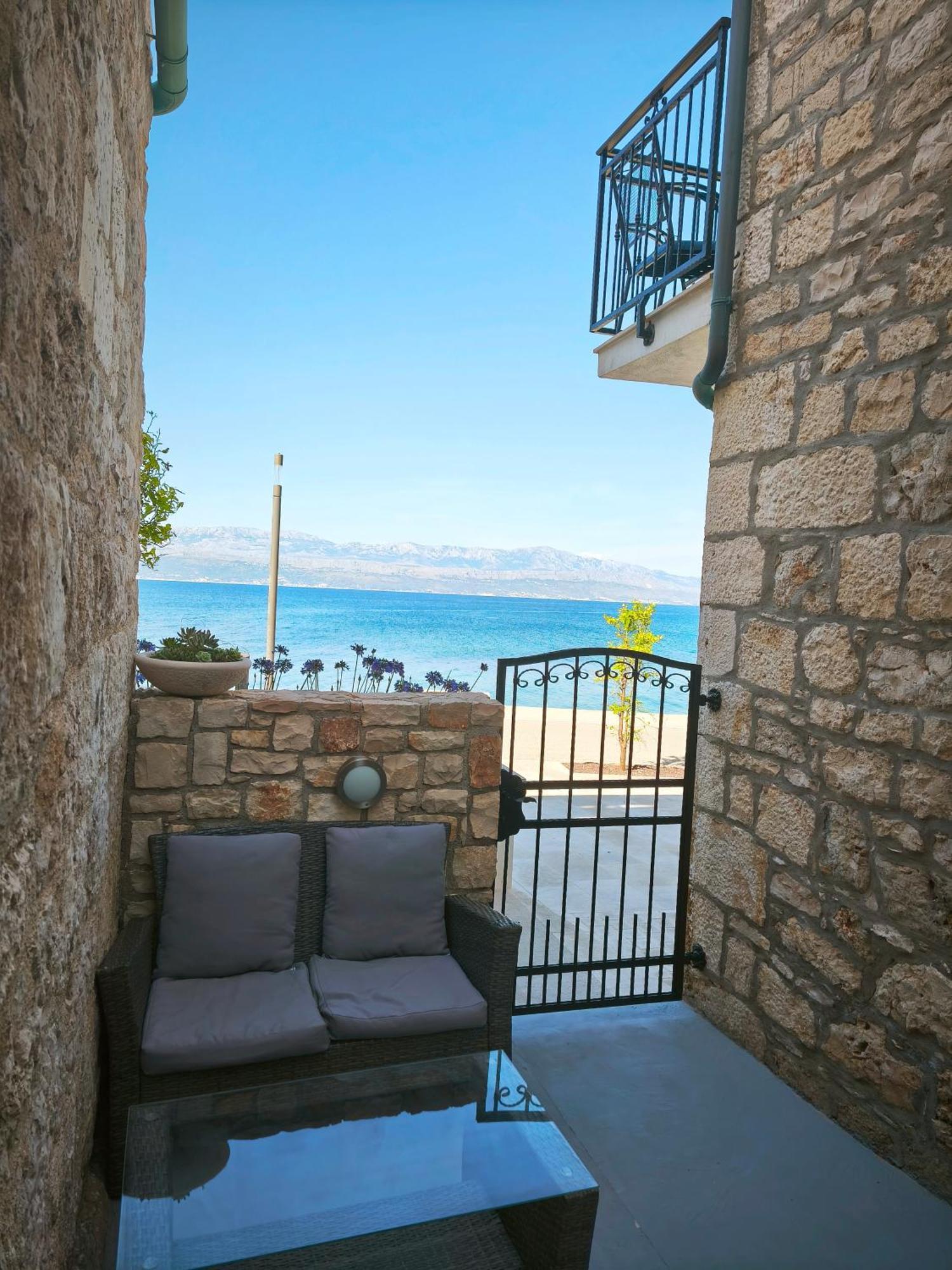Holiday Home Lucica Сутиван Екстериор снимка