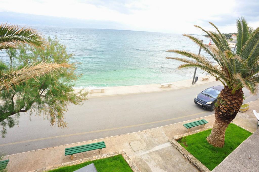 Holiday Home Lucica Сутиван Екстериор снимка