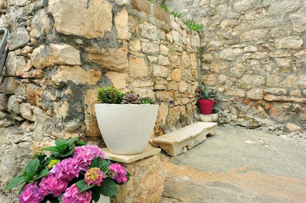 Holiday Home Lucica Сутиван Екстериор снимка