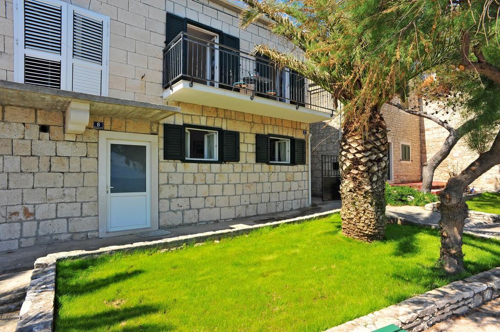 Holiday Home Lucica Сутиван Екстериор снимка