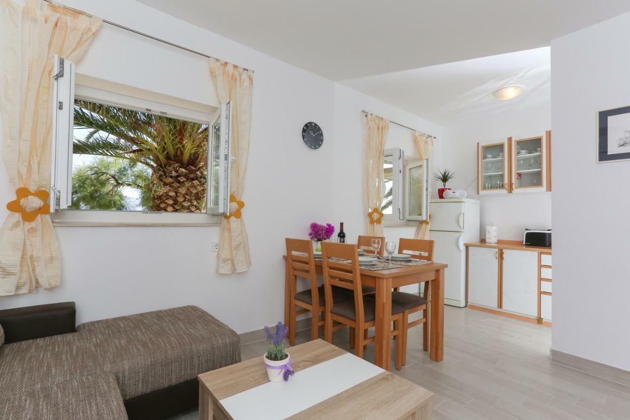 Holiday Home Lucica Сутиван Екстериор снимка