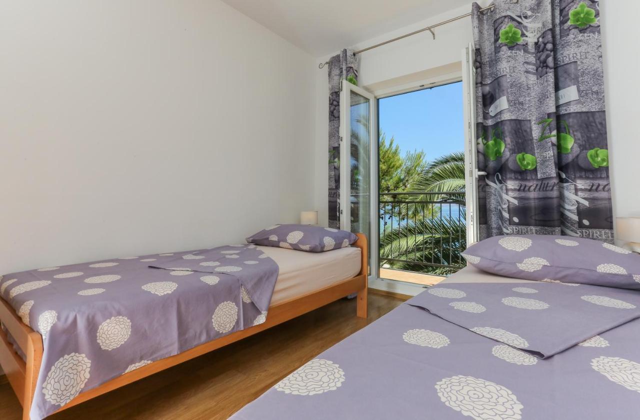 Holiday Home Lucica Сутиван Екстериор снимка